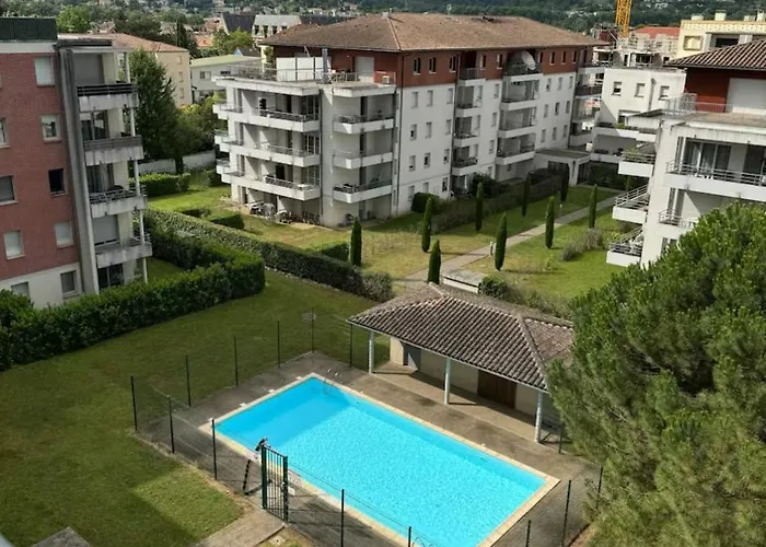 Et Piscine Dans Daire Agen